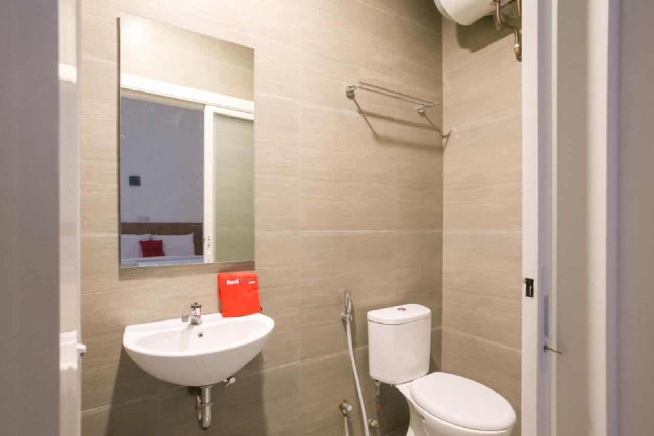 Хостел Reddoorz Syariah Near Lapangan Pancasila Simpang Lima Семаранг Экстерьер фото
